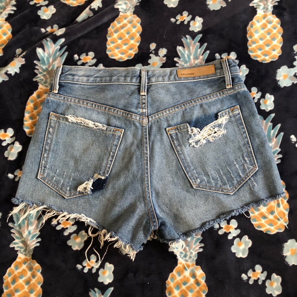 GRLFRND Helena shorts in McCartney - Picture 3 of 5